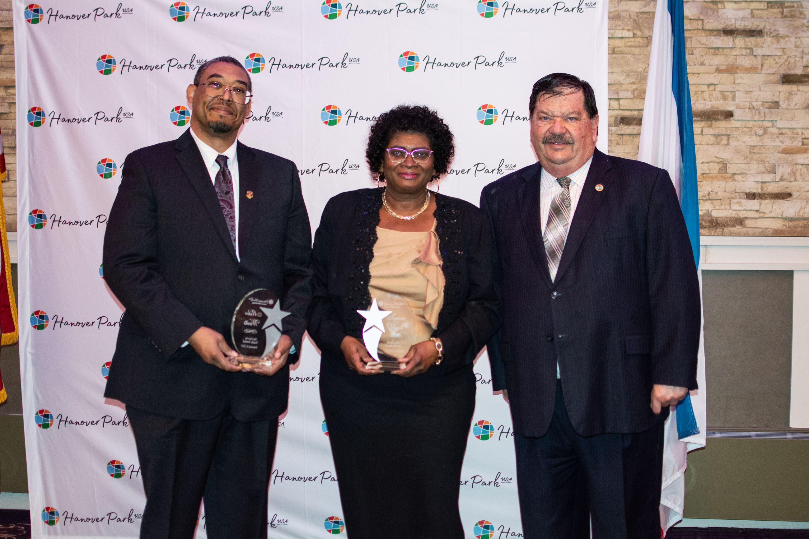 Mike & Theresa Waits with Mayor Craig